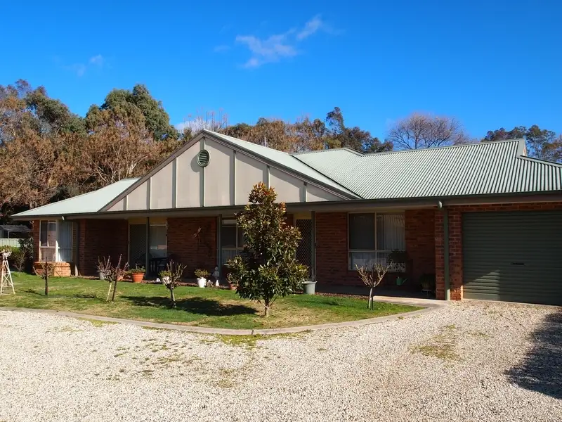 Main view of Homely house listing, 2/6A-8 Gavan Street, Bright VIC 3741