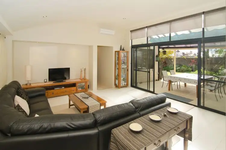 Fifth view of Homely house listing, 2 Echidna Green, Broadwater WA 6280