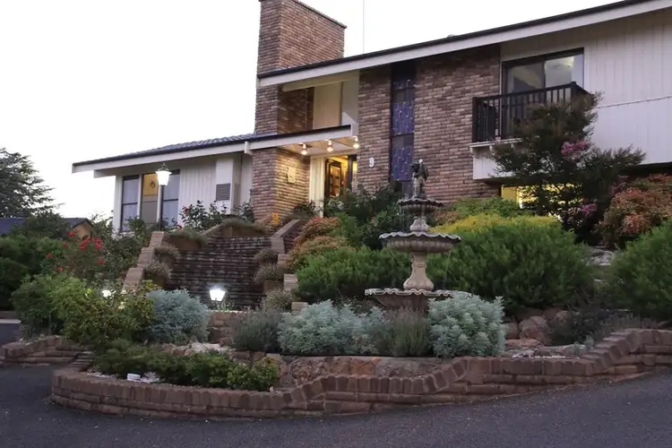 9 John Norton Place, Bathurst NSW 2795