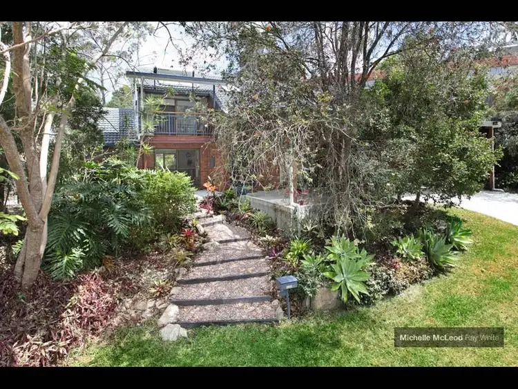 36 Burrumbuck Street, Chapel Hill QLD 4069
