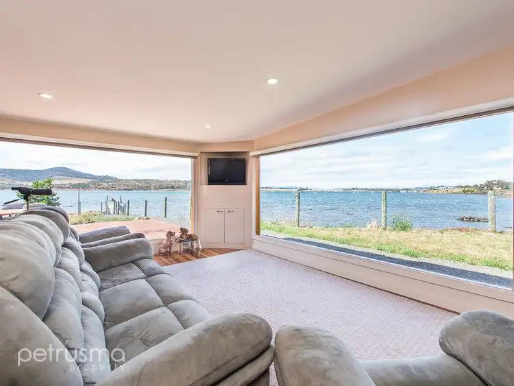 37 Arthur Highway, Dunalley TAS 7177