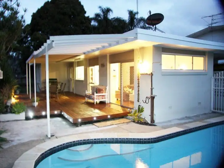 4 Gaye Parade, Miami QLD 4220