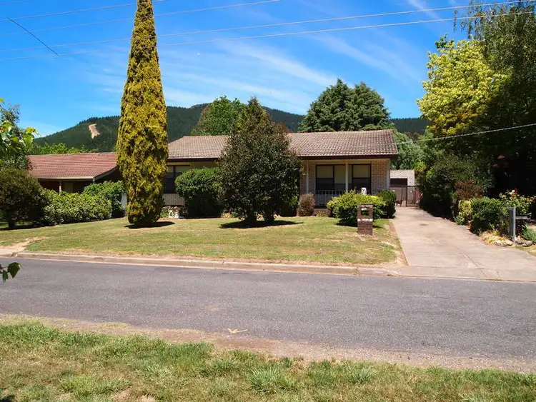 100 Coronation Ave, Bright VIC 3741