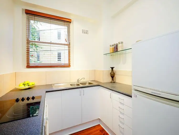Third view of Homely apartment listing, 5/22 Roslyn Gardens, Elizabeth Bay NSW 2011