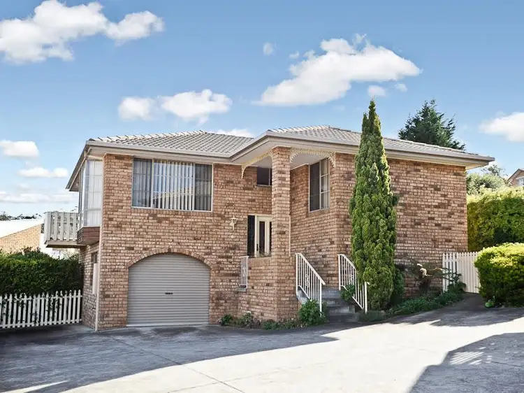 2/6 Owen Court, Lindisfarne TAS 7015