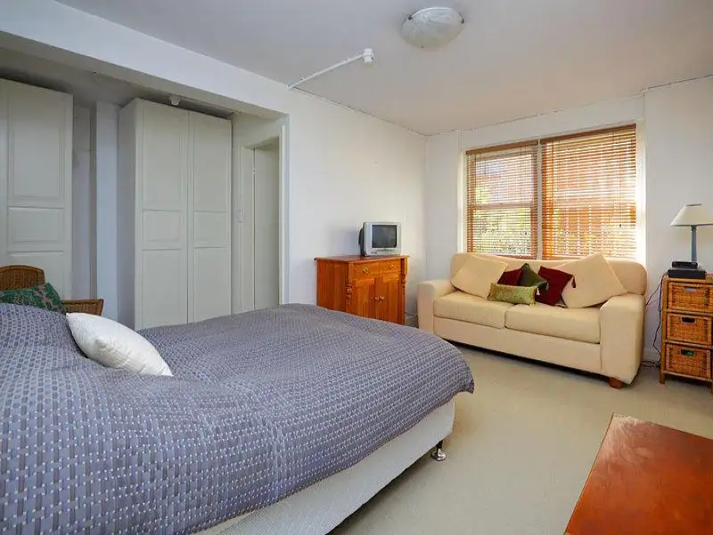 Main view of Homely studio listing, 5/8 Onslow Avenue, Elizabeth Bay NSW 2011