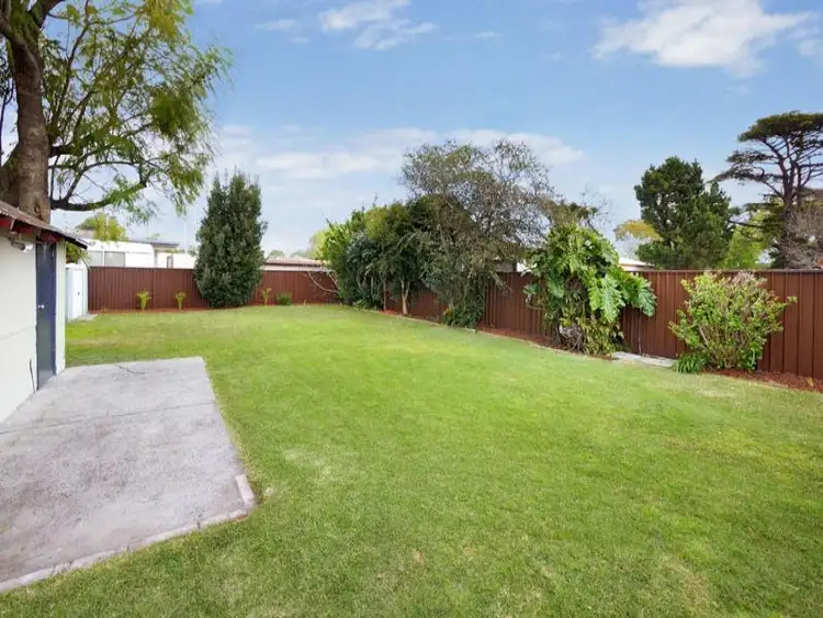 Sixth view of Homely house listing, 4 Layden Avenue, Engadine NSW 2233