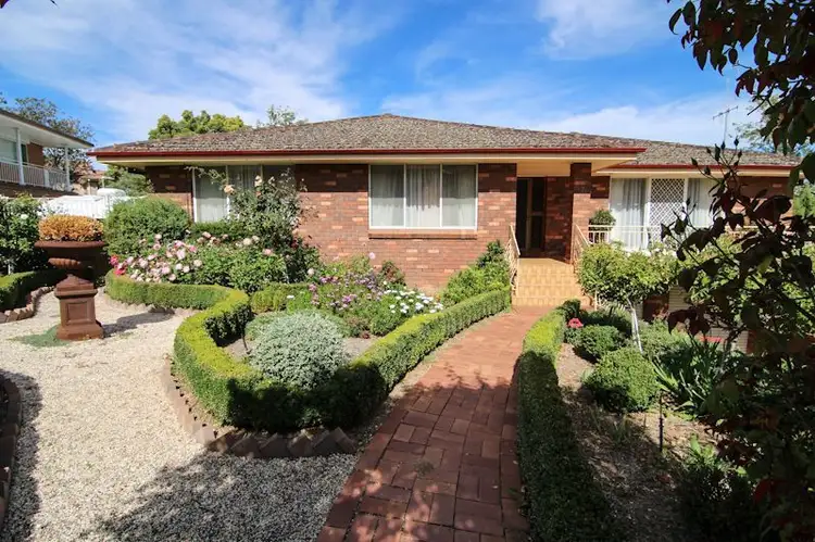 7 Taralye Place, Orange NSW 2800