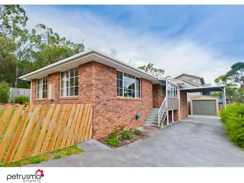 Main view of Homely villa listing, 5 / 135 Malunna Road, Lindisfarne TAS 7015