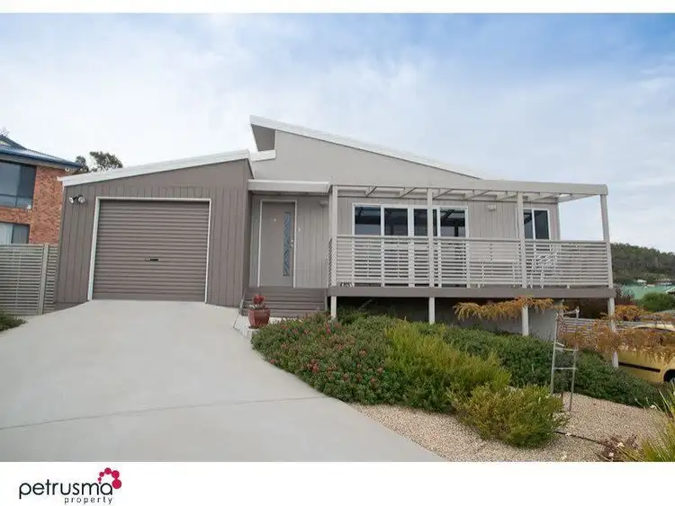 8 Erica Place, Oakdowns TAS 7019