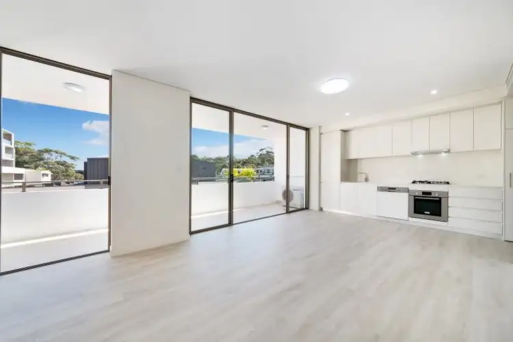 205/82 Bay Street