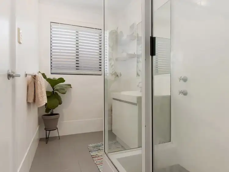Sixth view of Homely house listing, 32 Floribunda Avenue, Halls Head WA 6210