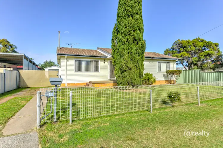 82 Gunnedah Road, Tamworth NSW 2340