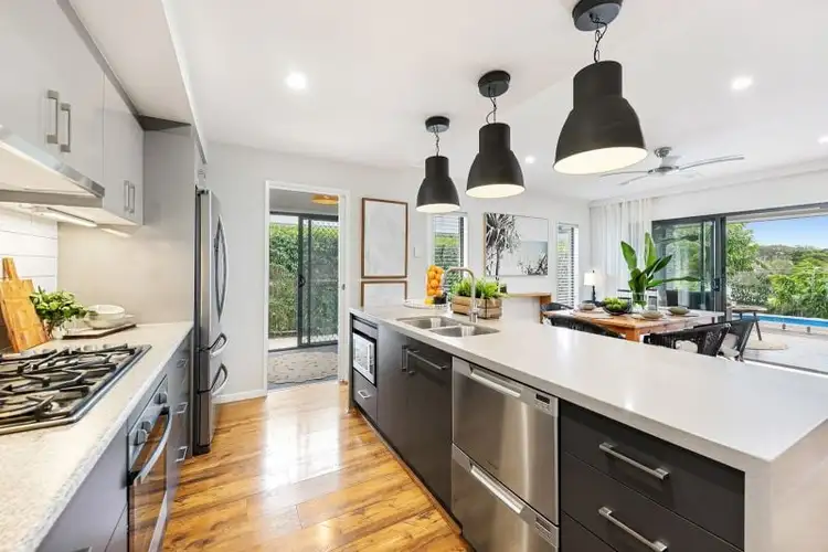 13 Cooleroo Crescent, Southport QLD 4215