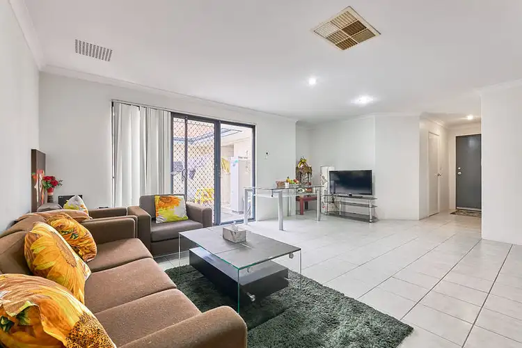 2/8 Davies Street, East Cannington WA 6107