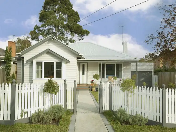 8 Dunfield Avenue, Mitcham VIC 3132