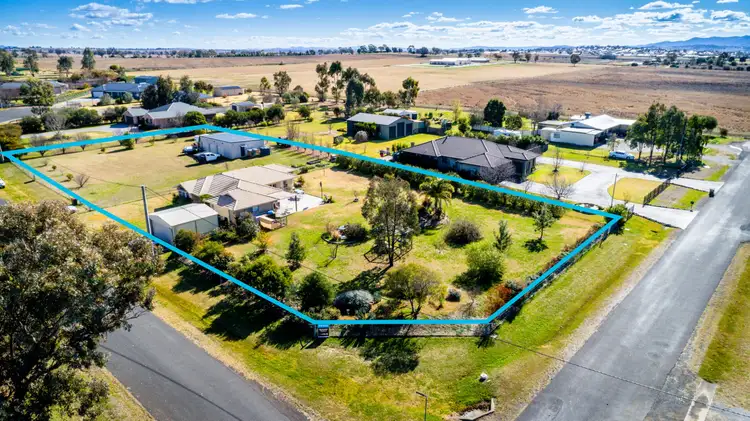 Third view of Homely house listing, 2 Garrison Court, Tamworth NSW 2340