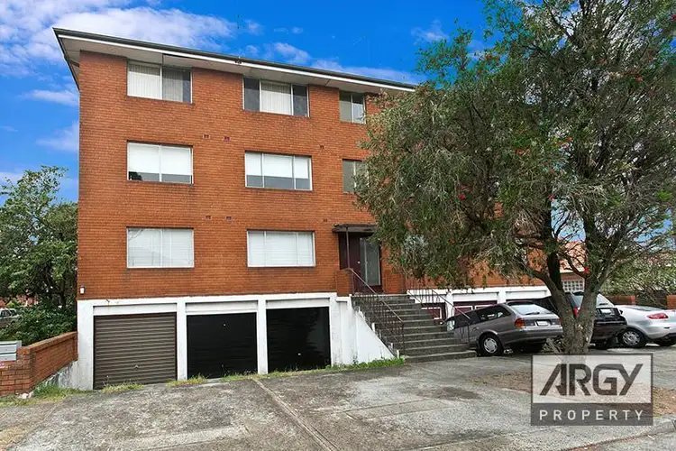 Main view of Homely unit listing, 2/33 Flint Street, Hillsdale NSW 2036