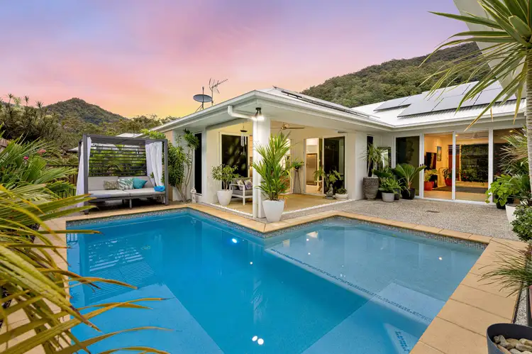 6 Davidson Close, Redlynch QLD 4870