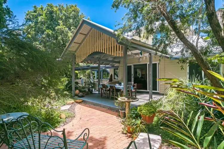 2 Muli Muli Avenue, Ocean Shores NSW 2483