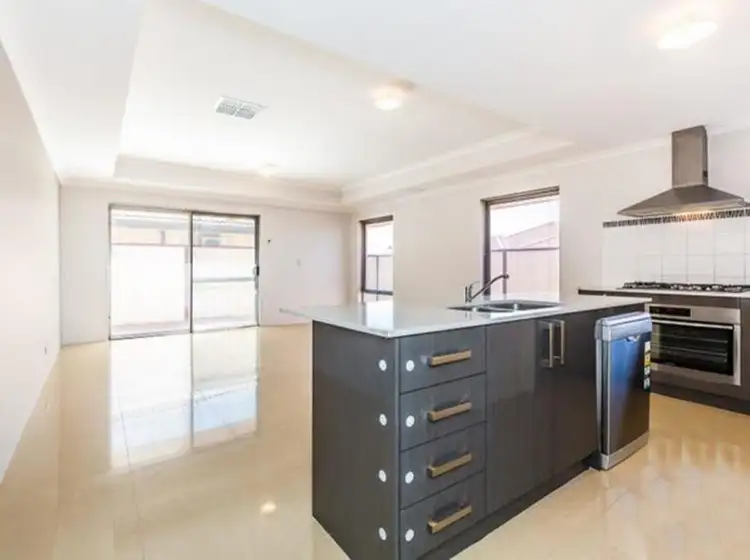 15 Flynn Street, Canning Vale WA 6155