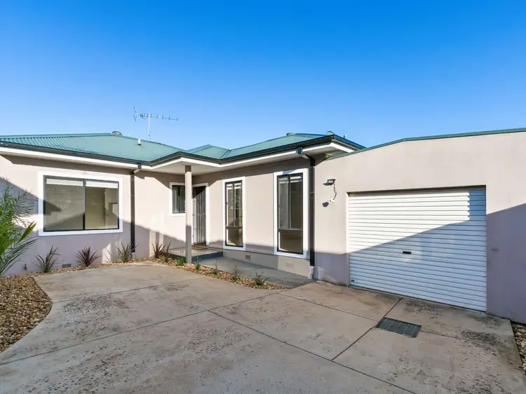 Main view of Homely unit listing, 2/25 Henshall Street, Warragul VIC 3820