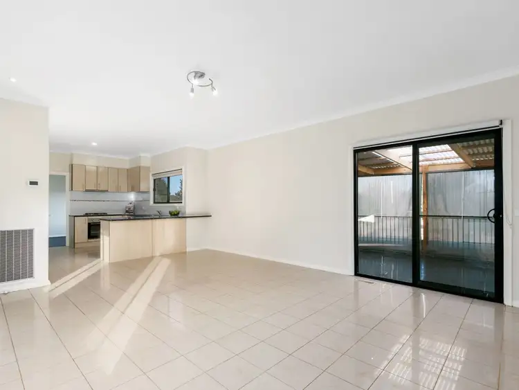 Fifth view of Homely unit listing, 2/25 Henshall Street, Warragul VIC 3820