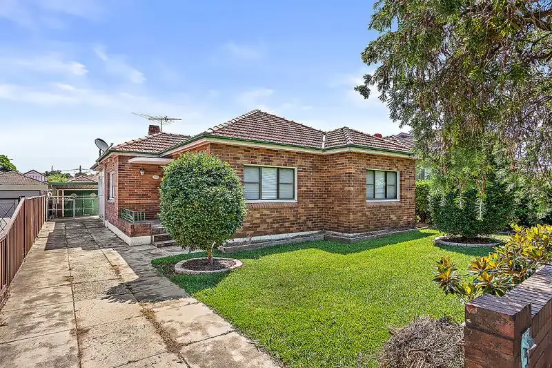 Main view of Homely house listing, 5 Ecole Street, Carlton NSW 2218