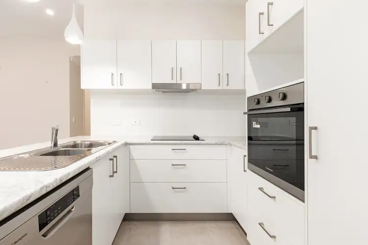 131/2-20 2-20 Island View Drive, Urangan QLD 4655