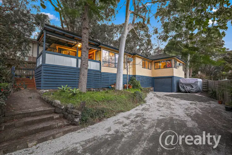 16 Robertson Crescent