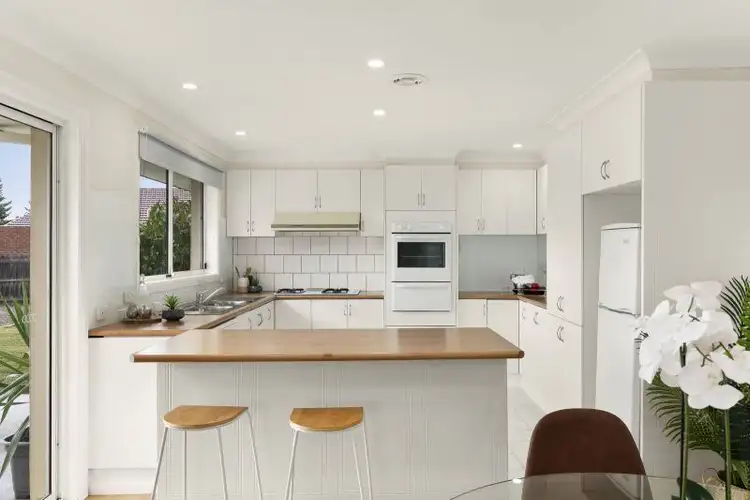 5 Kiev Walk, Delahey VIC 3037