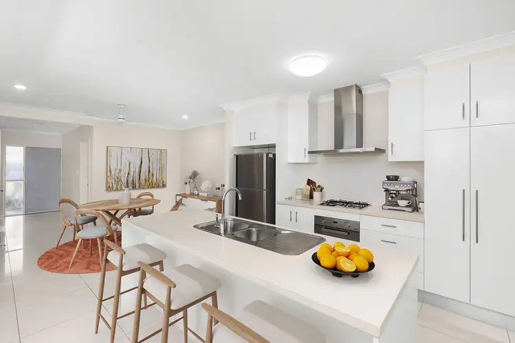 27 Hillary Drive, Smithfield QLD 4878