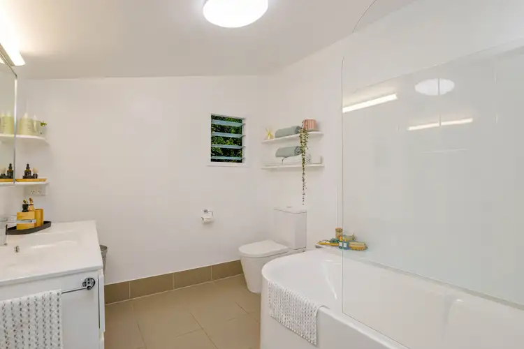 15 Redlynch Intake Road, Redlynch QLD 4870