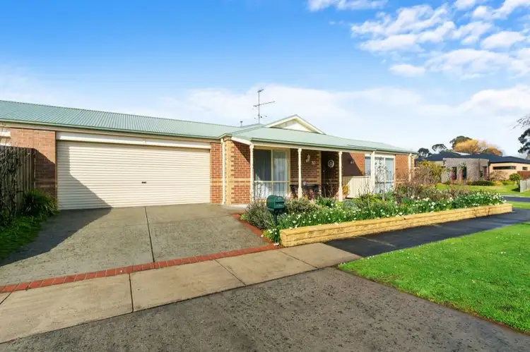 Second view of Homely house listing, 10 Blackwood Crt, Trafalgar VIC 3824