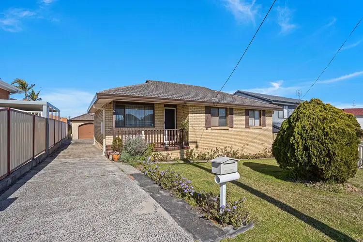 12 Shipton Crescent, Mount Warrigal NSW 2528