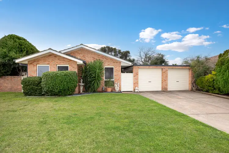 28 Grevillea Crescent, Lake Albert NSW 2650