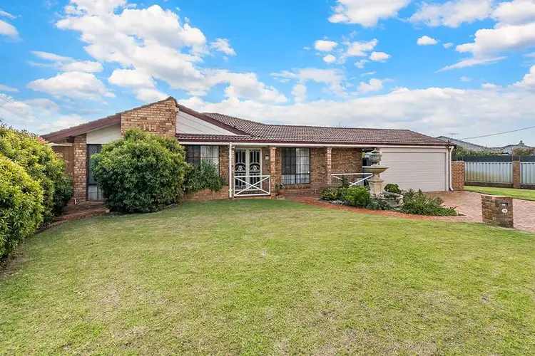13 Cowan Place, Safety Bay WA 6169