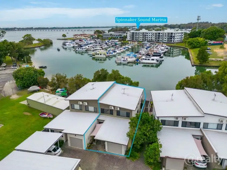 2/4 Kal Ma Kuta Drive, Sandstone Point QLD 4511