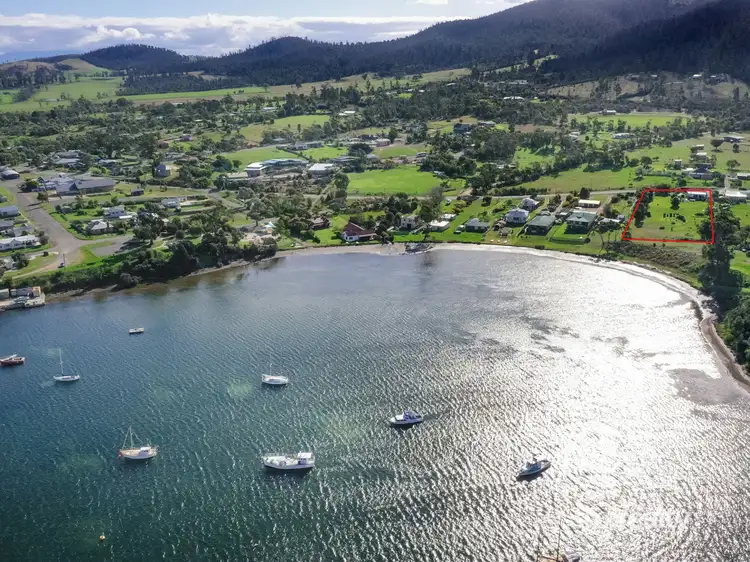 91 Arthur Highway, Dunalley TAS 7177