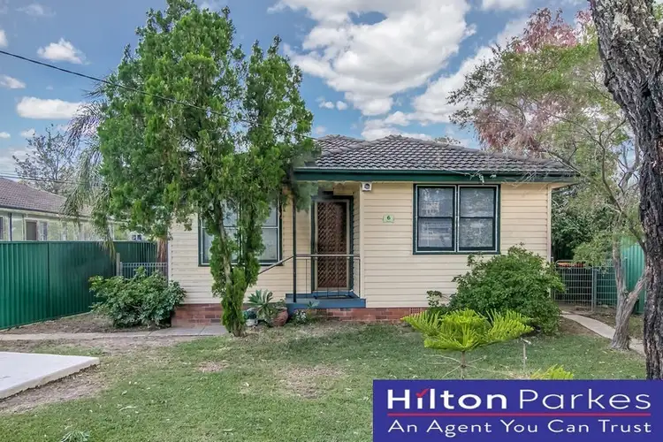 6 & 6A Samoa Place, Lethbridge Park NSW 2770