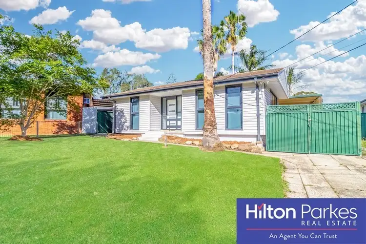 11 Lang Crescent, Blackett NSW 2770