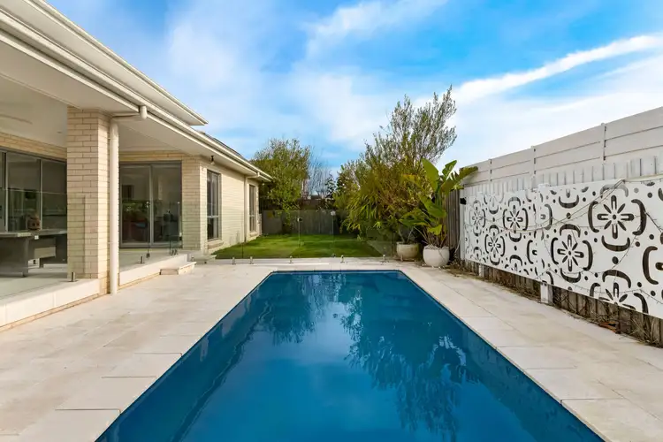 15 Torquay Street, Greenhills Beach NSW 2230