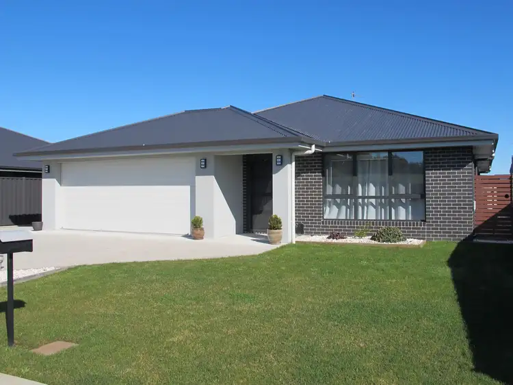 28 Robert Street, Latrobe TAS 7307