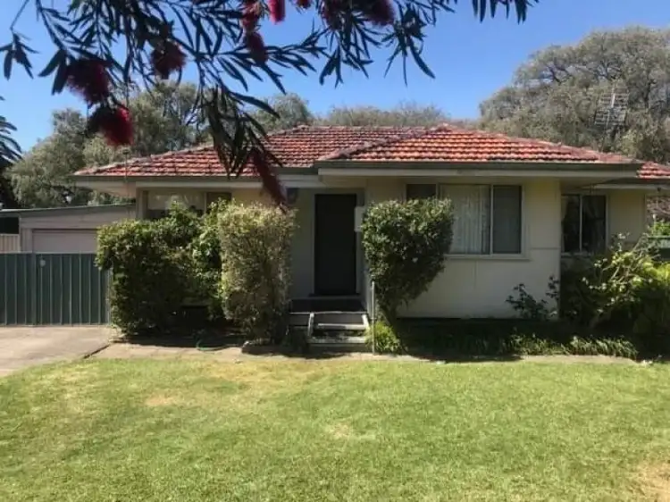 11 Willmott st, Geographe WA 6280
