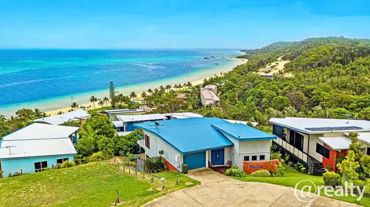 11 Cassidae Crescent, Tangalooma QLD 4025