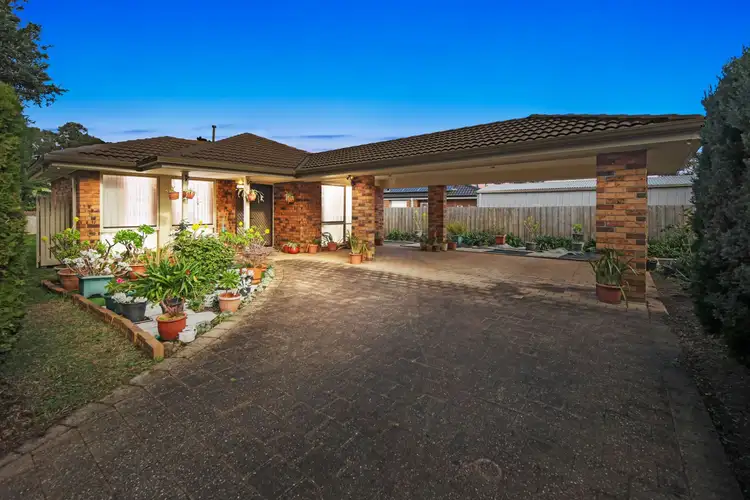 2 Alpine Walk, Hampton Park VIC 3976