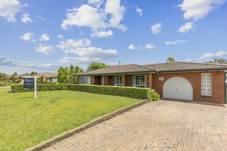 50 Undurra Drive, Glenfield Park NSW 2650
