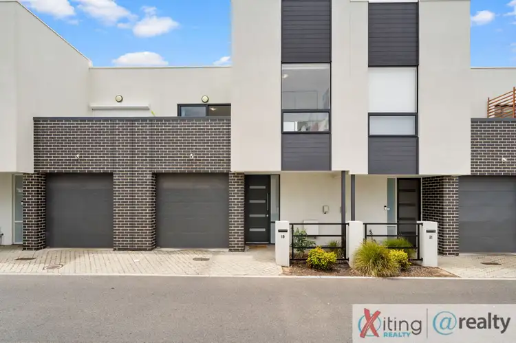 19 Crighton Avenue