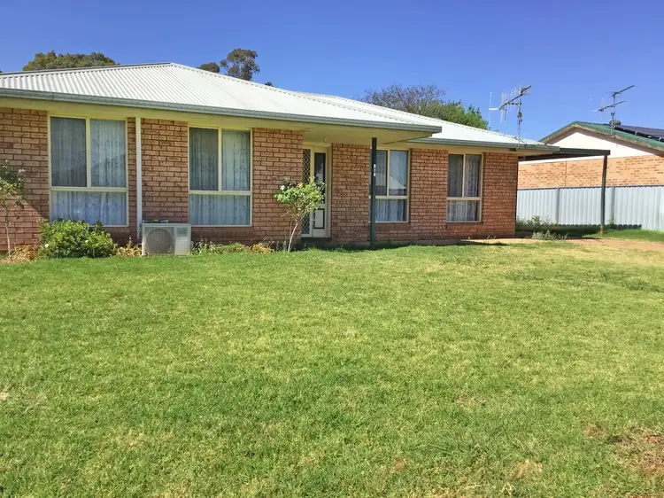 101 Birch Ave, Narromine NSW 2821