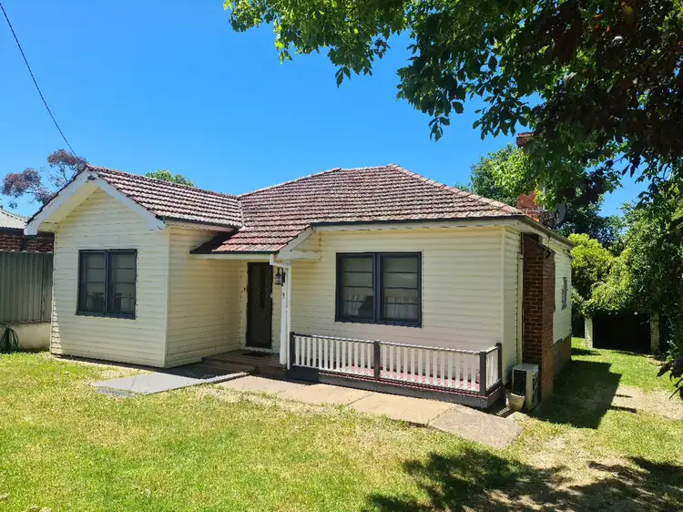 9 Park Street, Bathurst NSW 2795